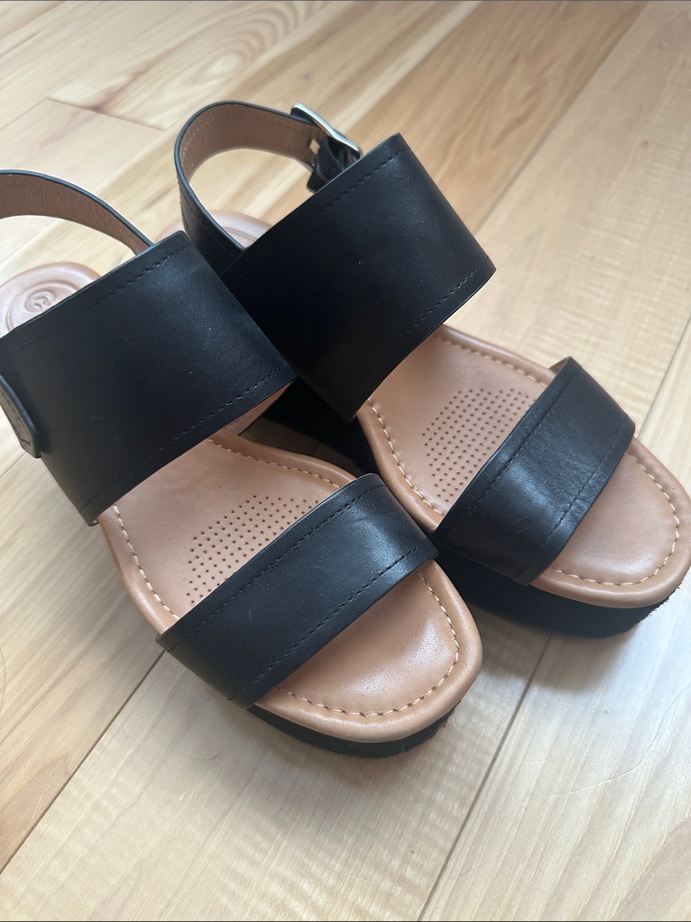 Women’s Black Wide-Strap Platform Sandals - Comfortable Everyday Style
